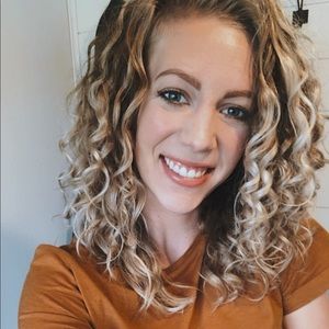 Meet your Posher, Leah